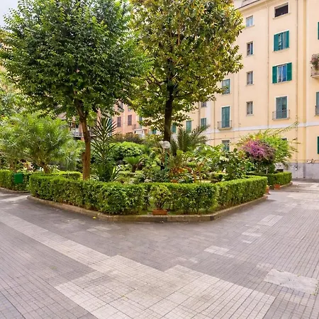 Family With 2br Near Vatican
