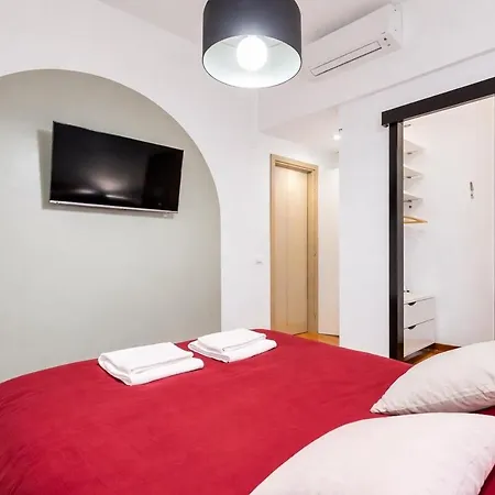 Family With 2br Near Vatican Apartman *