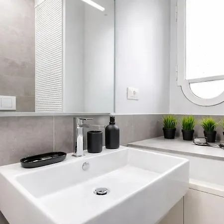 Apartman Family With 2br Near Vatican *